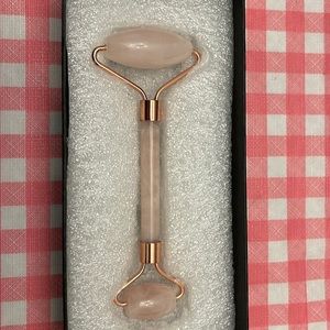 Rose quartz roller